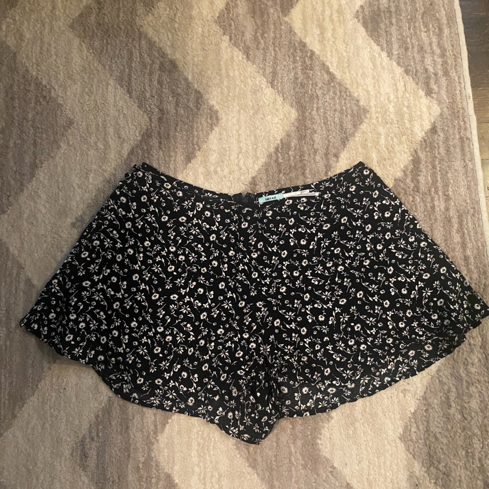 Kimchi Blue Flowy Shorts